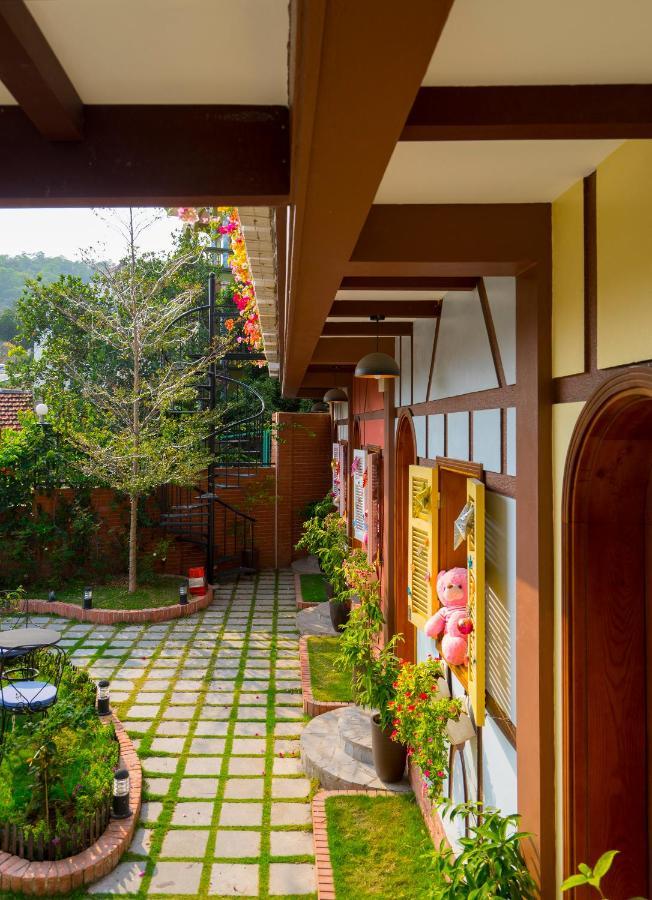 Little Colmar - Homestay & Pottery Studio Ha Long Esterno foto
