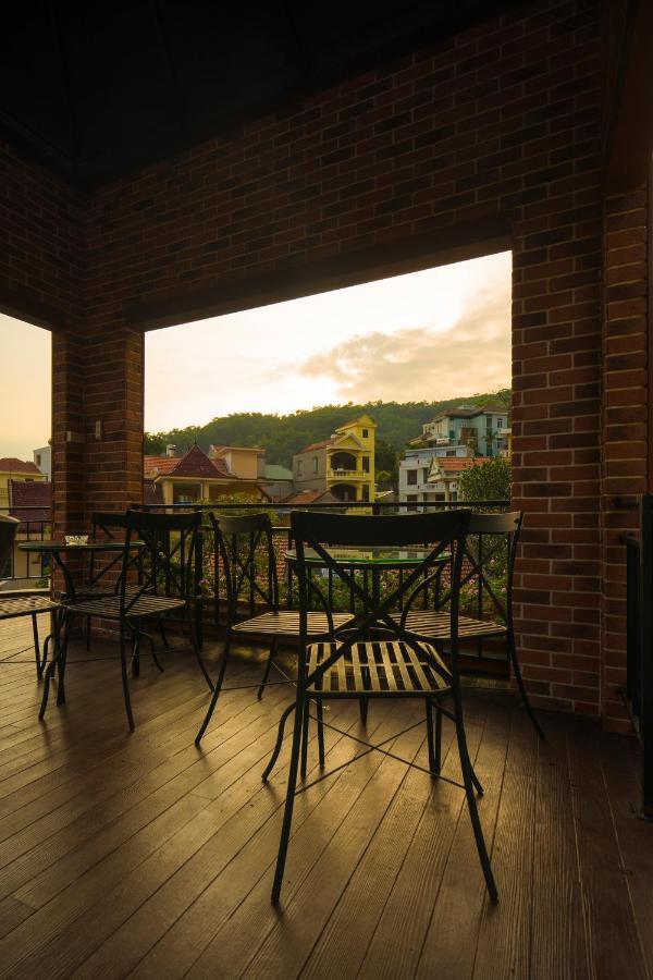 Little Colmar - Homestay & Pottery Studio Ha Long Esterno foto